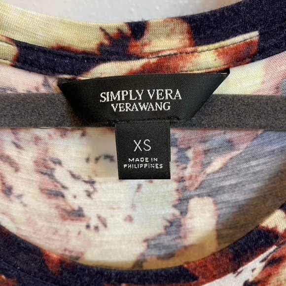 Vera Wang tiered floral tank top XS - Picture 2 of 4